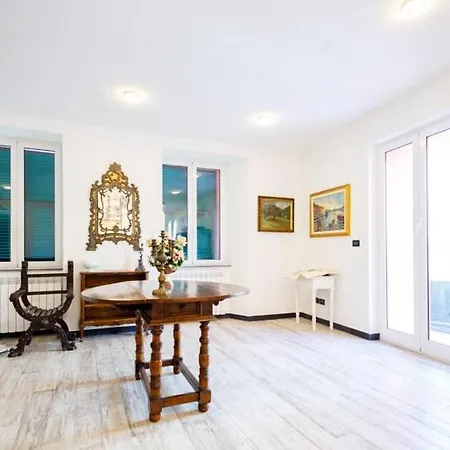 Rosa Βίλα Camogli