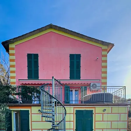 Rosa Villa Camogli